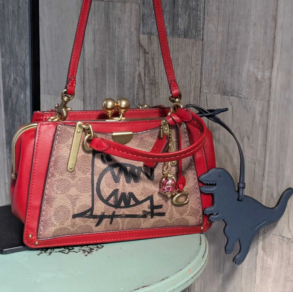 Coach Dreamer 21 Signature Rexy By Guang yu With Rexy Charm - Picture 1 of 16